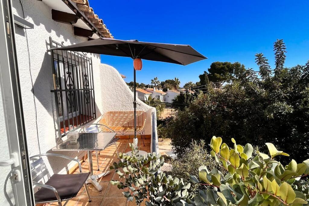 Reihenhaus Mit Garten In Moravit Moraira Apartment Теулада Екстериор снимка